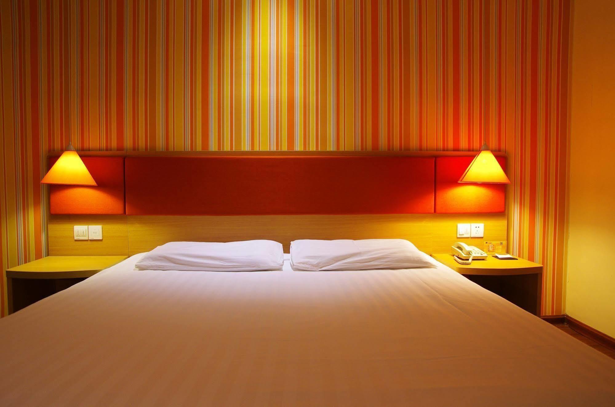 Home Inn Jiaxing Esterno foto