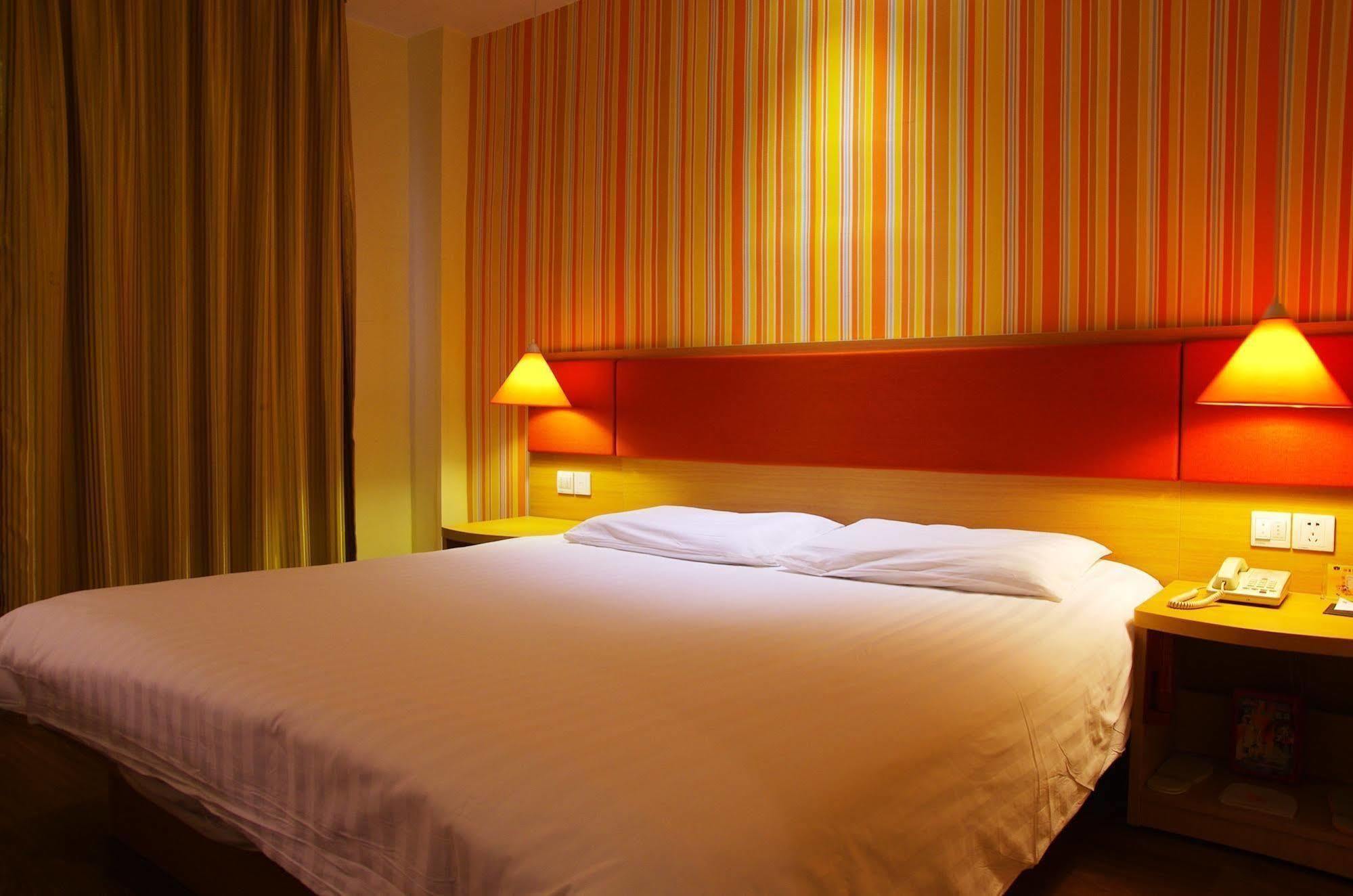 Home Inn Jiaxing Esterno foto